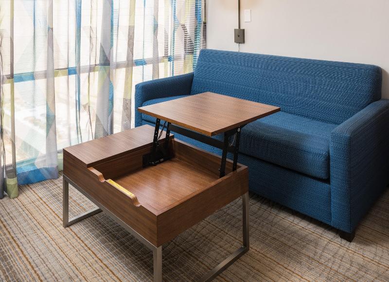 Holiday Inn Express & Suites Springfield IHG hotel image