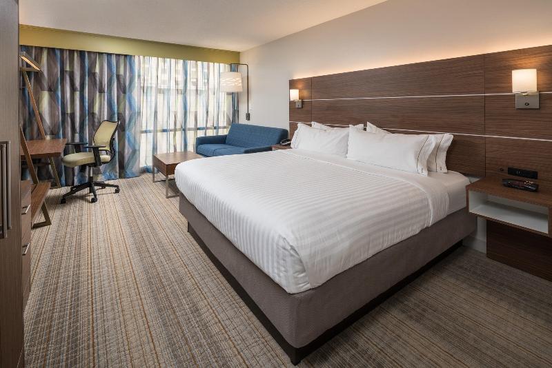 Holiday Inn Express & Suites Springfield IHG hotel image