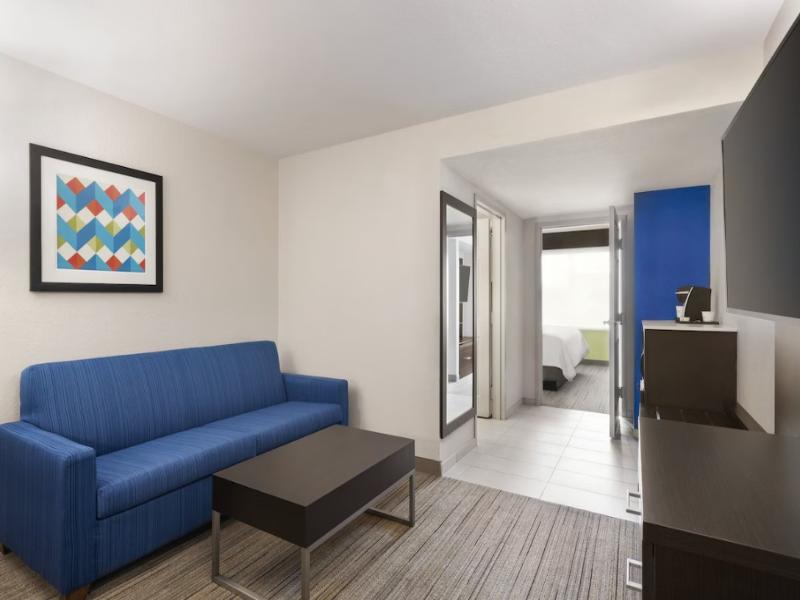 Holiday Inn Express and Suites Sarasota East I 75 image