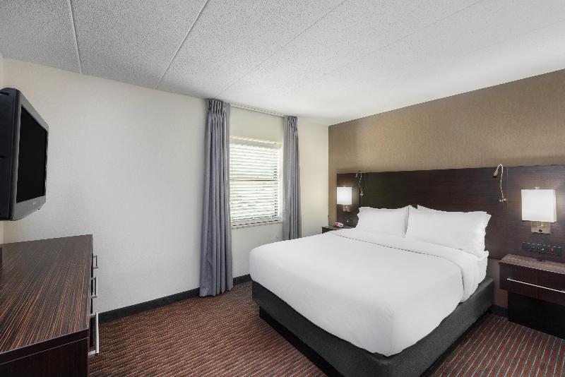 Holiday Inn Saint Louis West At Six Flags photo 16