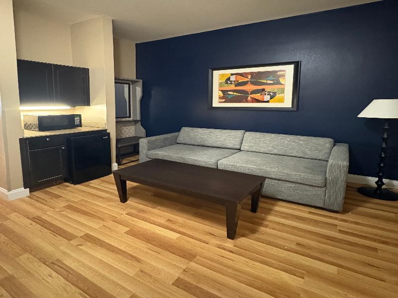 Holiday Inn Hotel and Suites Slidell New Orleans A image