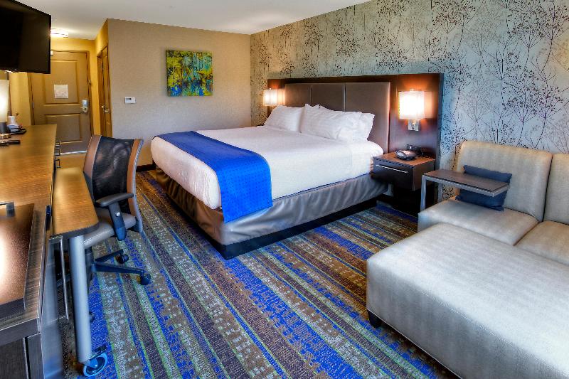 Holiday Inn Hotel and Suites Tupelo North