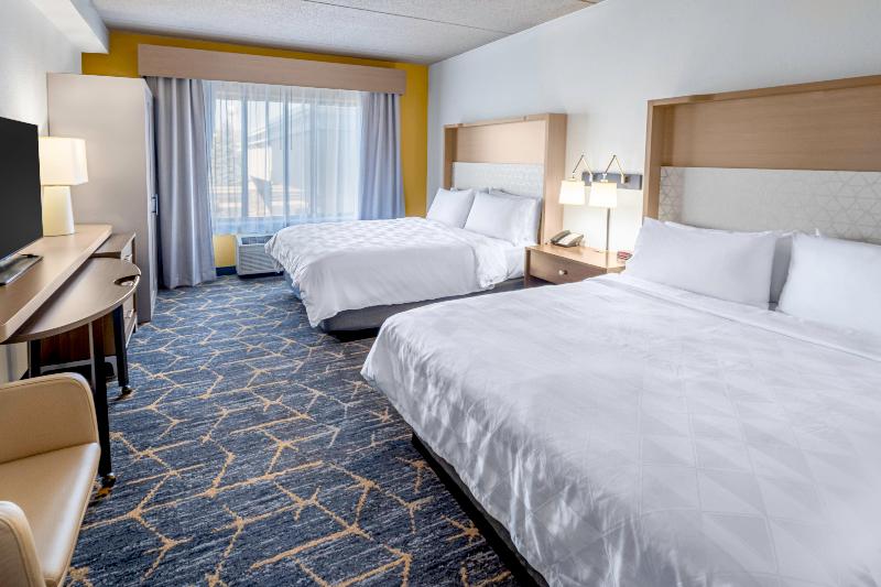 Holiday Inn & Suites Wausau-Rothschild By IHG image