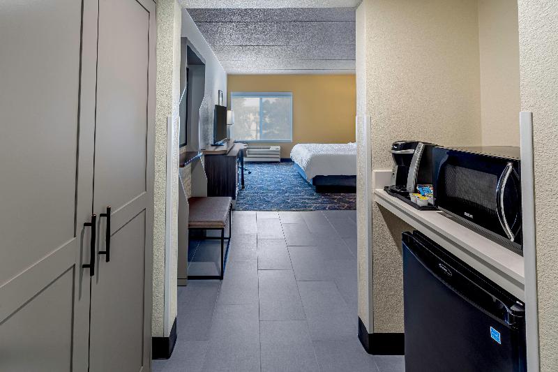 Holiday Inn & Suites Wausau-Rothschild By IHG image