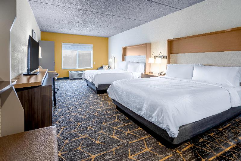 Holiday Inn & Suites Wausau-Rothschild By IHG image