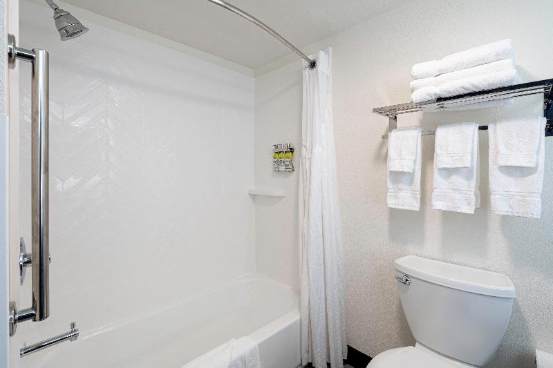 Holiday Inn & Suites Wausau-Rothschild By IHG image