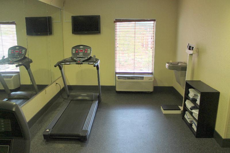 Holiday Inn Express & Suites Starkville By IHG image