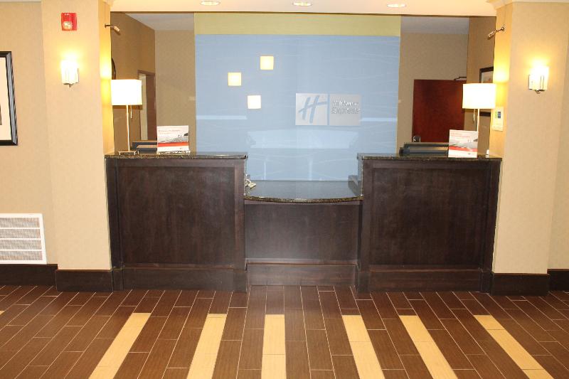 Holiday Inn Express & Suites Starkville By IHG image