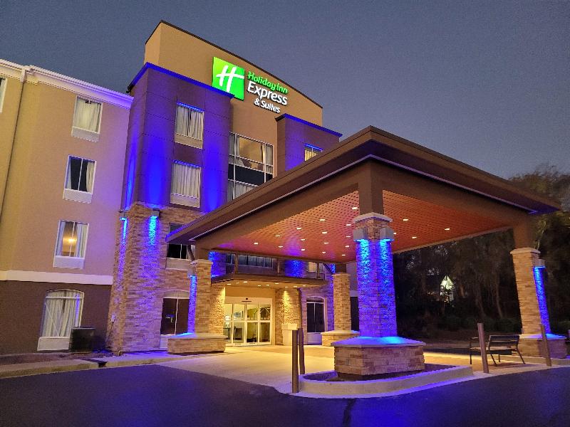 Holiday Inn Express & Suites Starkville By IHG image
