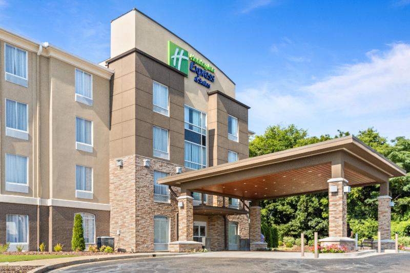 Holiday Inn Express & Suites Starkville By IHG image