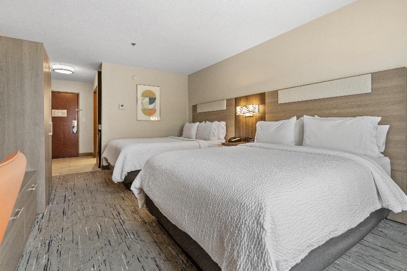 Holiday Inn Express & Suites Starkville By IHG image