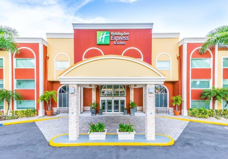 Holiday Inn Express and Suites Bradenton West
