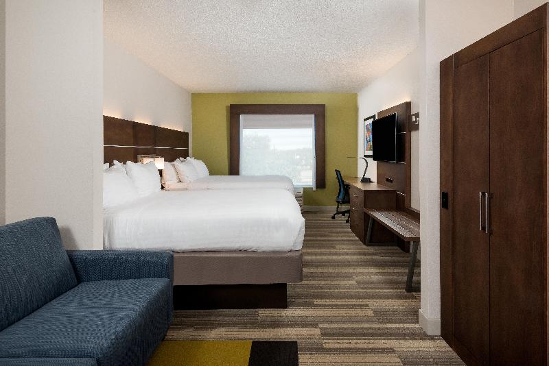 Holiday Inn Express and Suites Bartow image