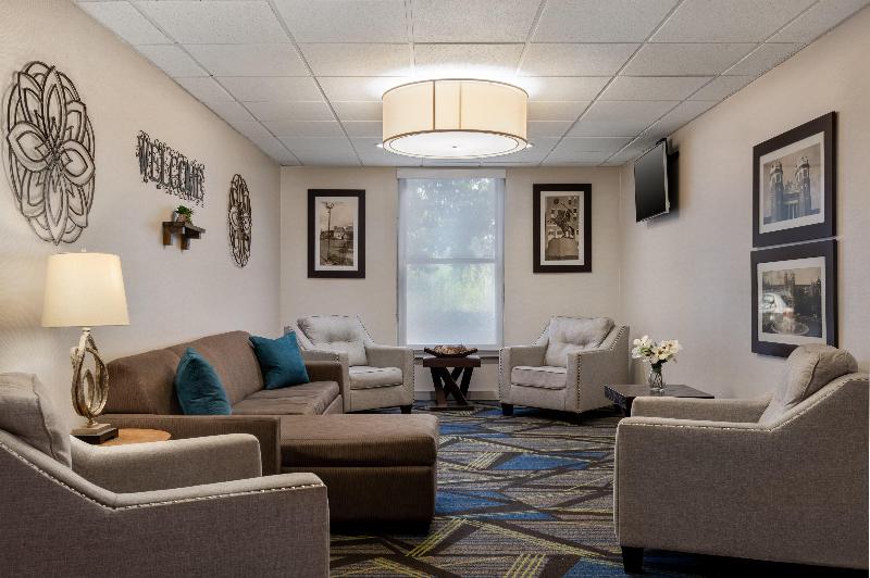 Holiday Inn Express Tallahassee I 10 E image