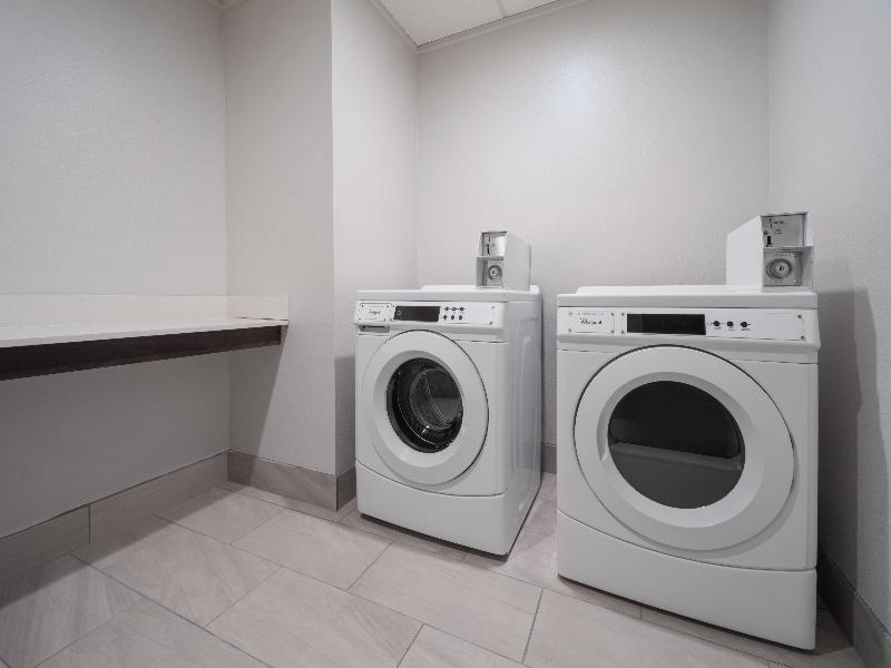 Holiday Inn Express Tifton image