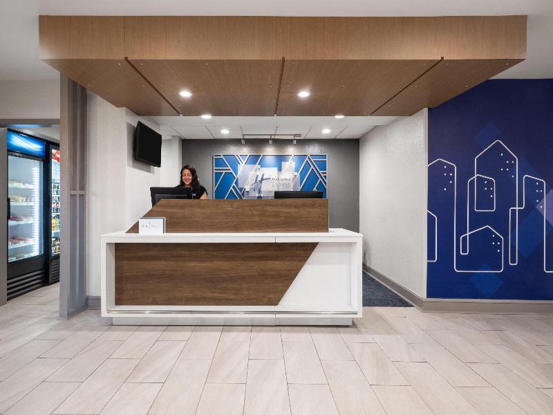 Holiday Inn Express Tifton image