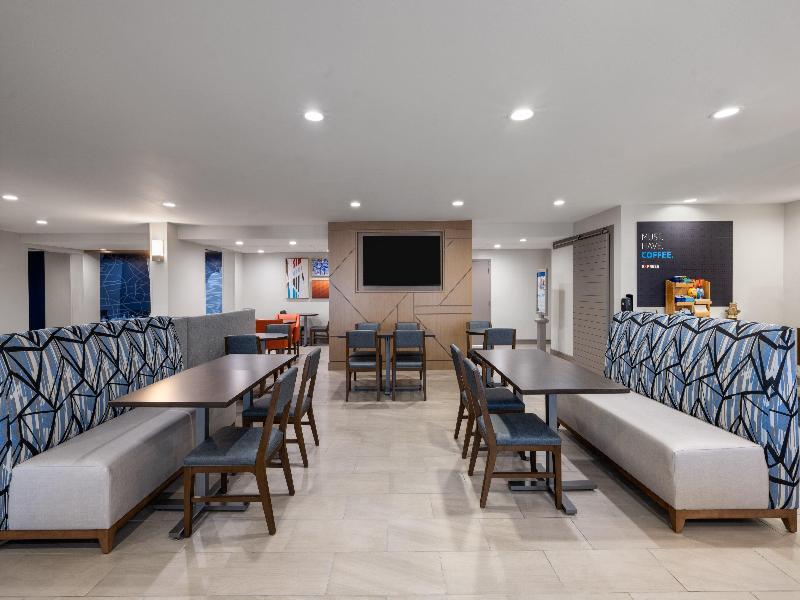 Holiday Inn Express Tifton image