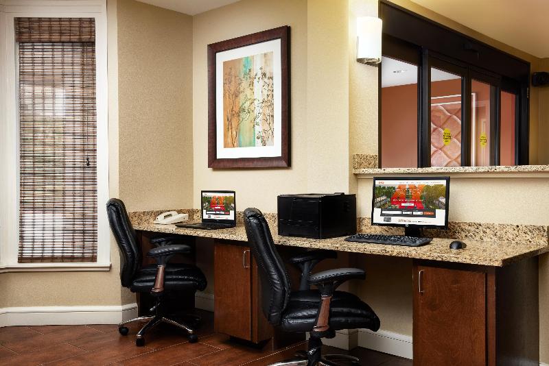 Holiday Inn Express Tifton image