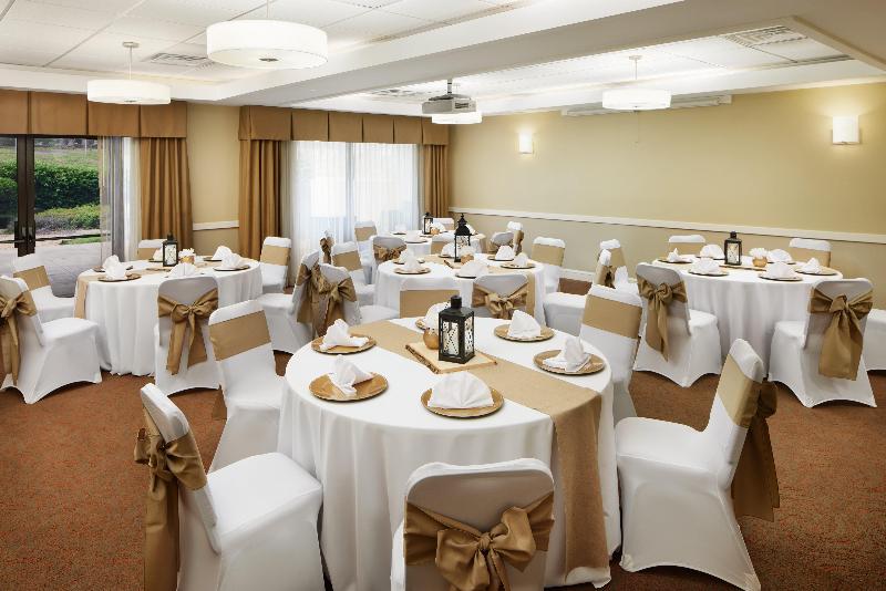 Holiday Inn Express Tifton image