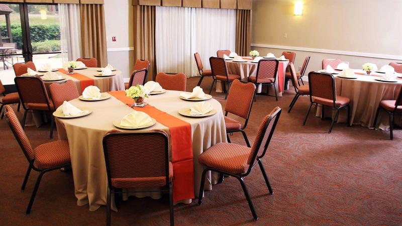 Holiday Inn Express Tifton image
