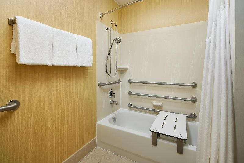 Holiday Inn Express Tifton image