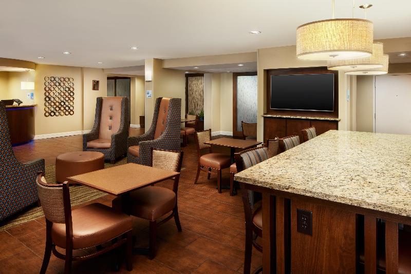 Holiday Inn Express Tifton image