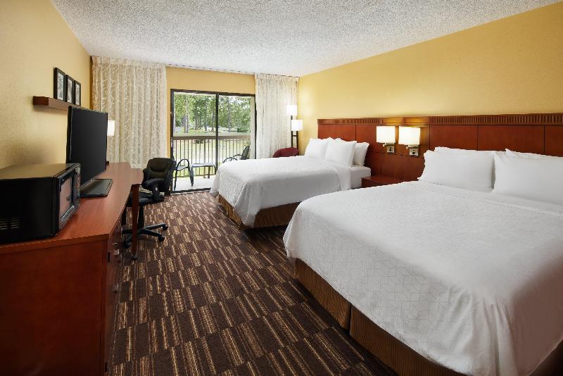 Holiday Inn Express Tifton image