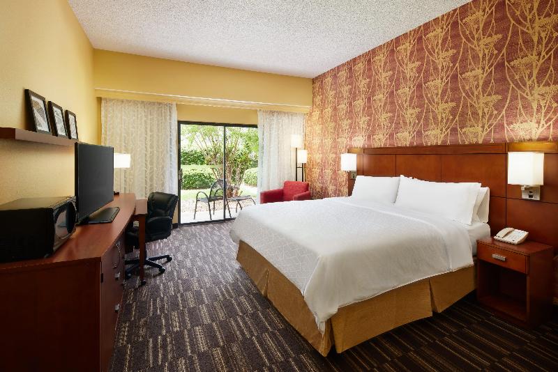 Holiday Inn Express Tifton image
