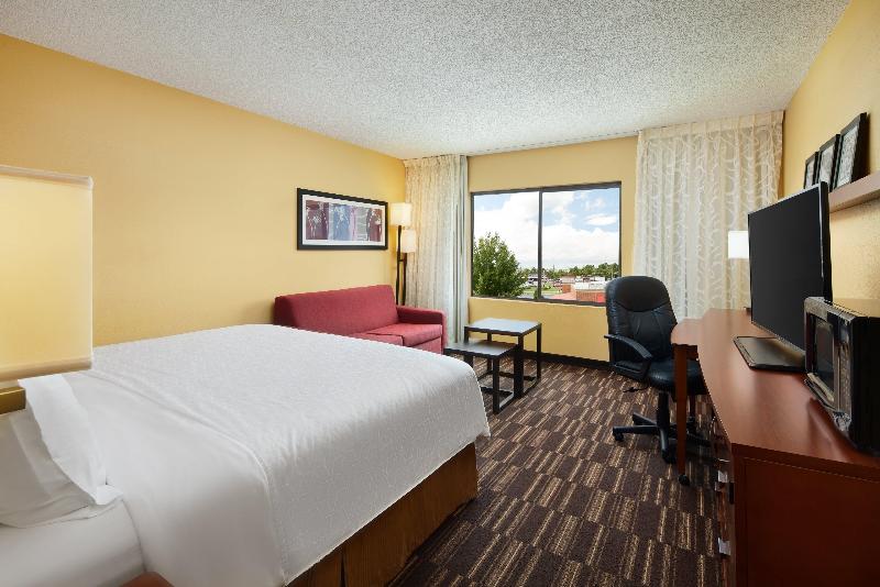 Holiday Inn Express Tifton image