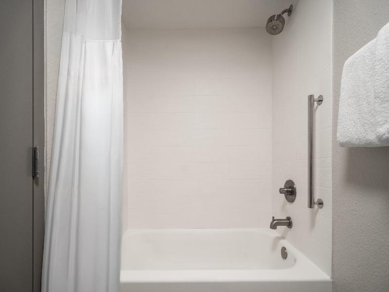 Holiday Inn Express Tifton image