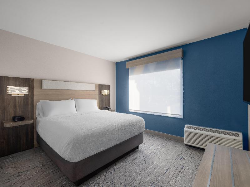 Holiday Inn Express Tifton image