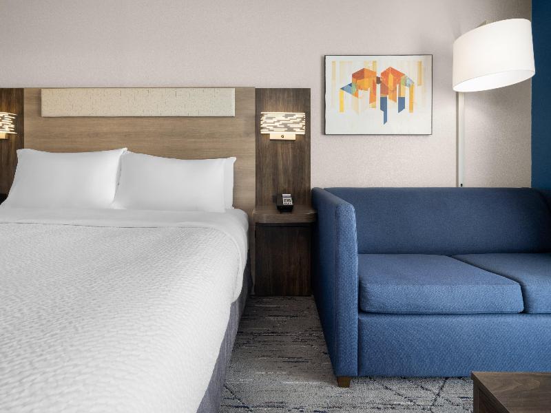 Holiday Inn Express Tifton image