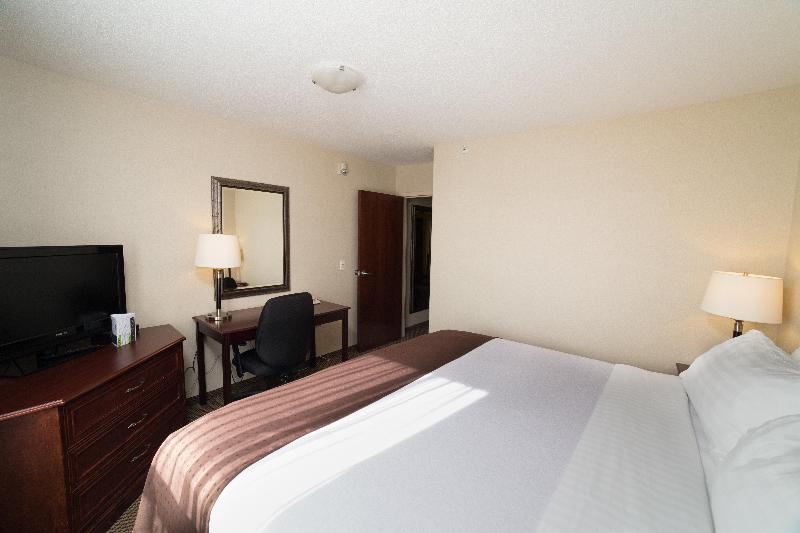 Holiday Inn Hotel and Suites Lloydminster photo 14