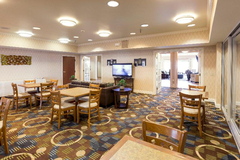 Holiday Inn Express and Suites St. Joseph