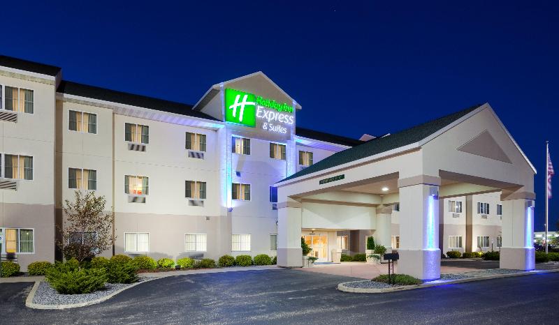 Holiday Inn Express and Suites Stevens Point image
