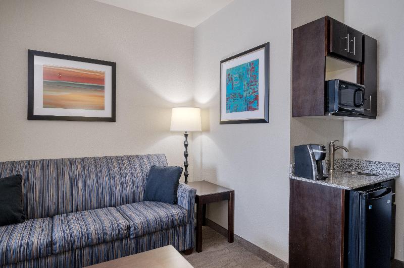 Holiday Inn Express and Suites Edwardsville image