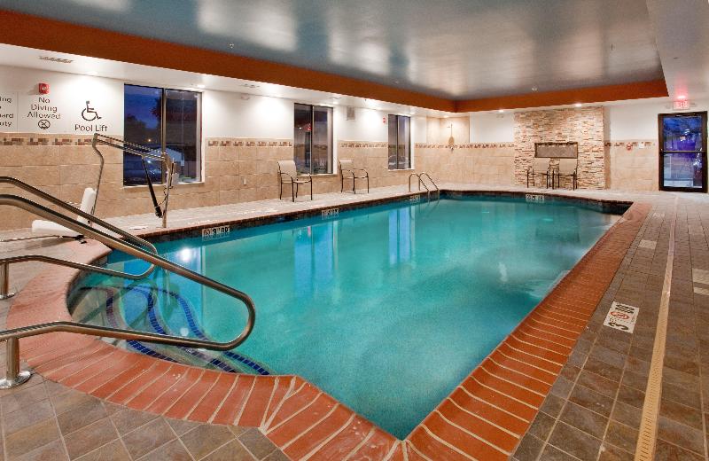 Holiday Inn Express and Suites St Louis Airport image