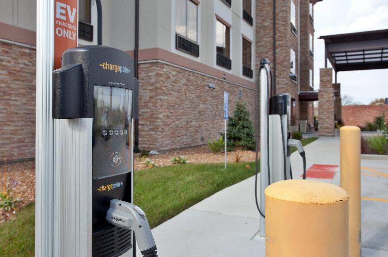 Holiday Inn Express and Suites St Louis Airport image