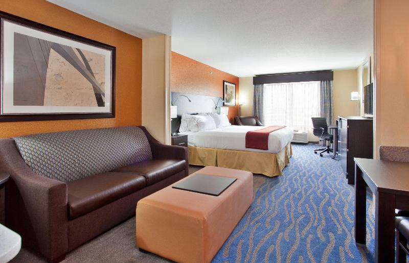 Holiday Inn Express and Suites St Louis Airport photo 19