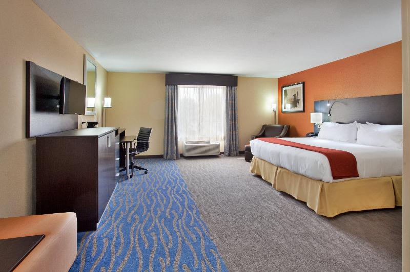 Holiday Inn Express and Suites St Louis Airport photo 15