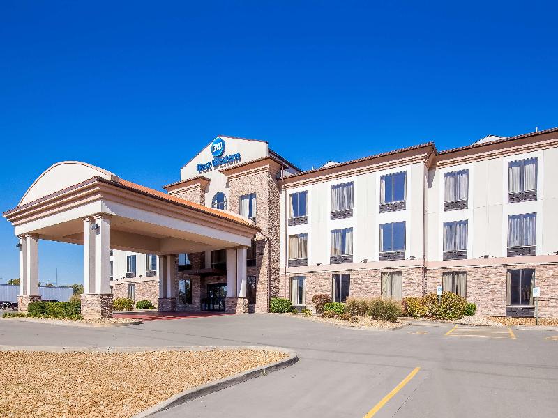 Bw St. Louis Airport North Hotel & Suites image