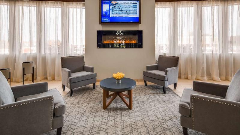 Bw St. Louis Airport North Hotel & Suites image