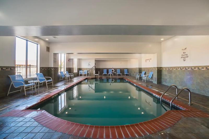 Bw St. Louis Airport North Hotel & Suites image