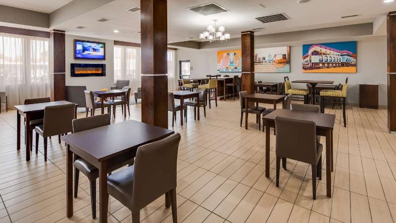 Bw St. Louis Airport North Hotel & Suites image
