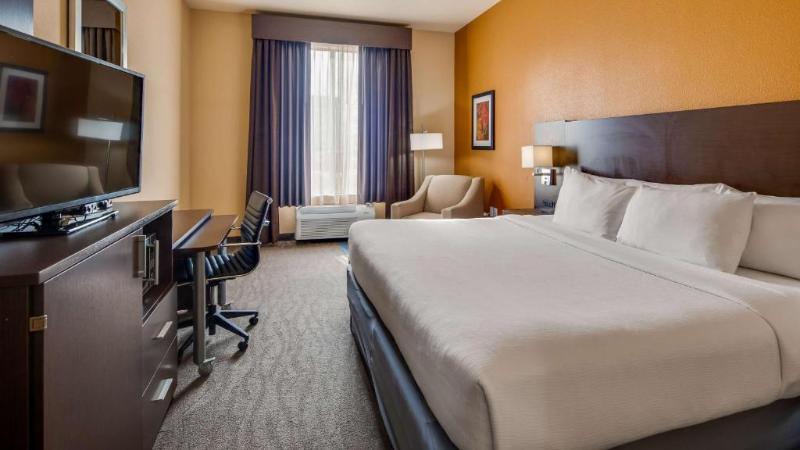 Bw St. Louis Airport North Hotel & Suites image