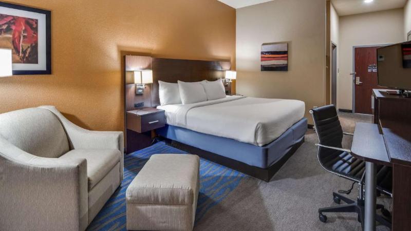 Bw St. Louis Airport North Hotel & Suites image