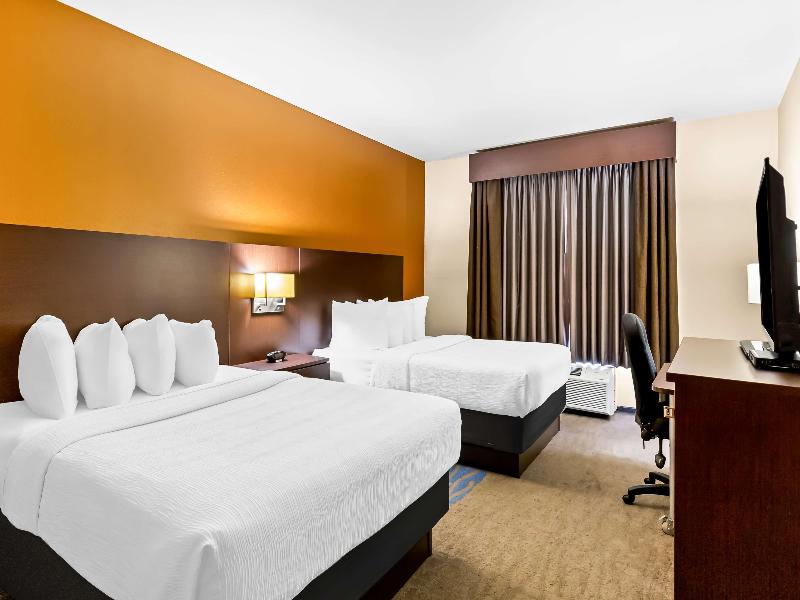 Bw St. Louis Airport North Hotel & Suites image