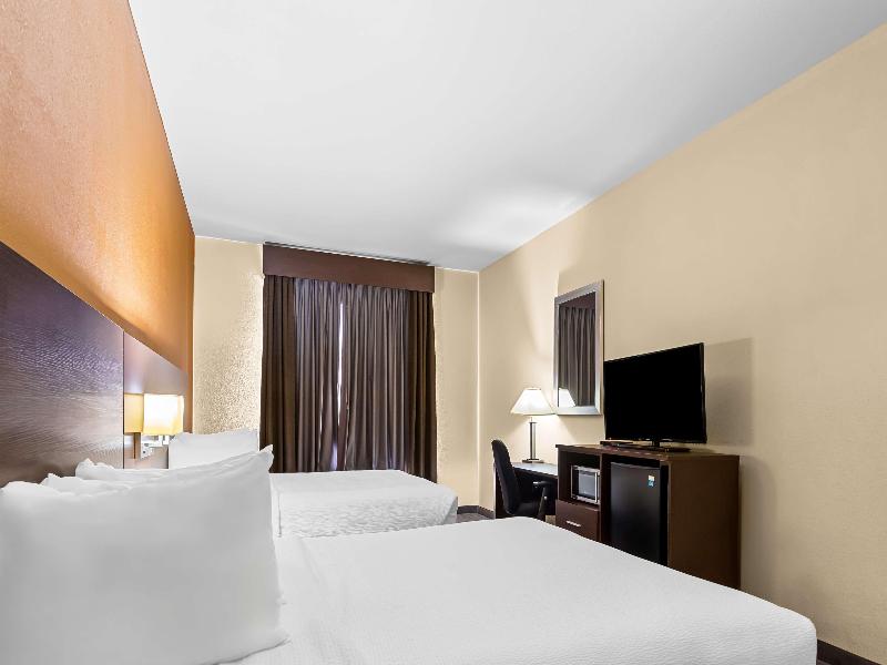 Bw St. Louis Airport North Hotel & Suites image