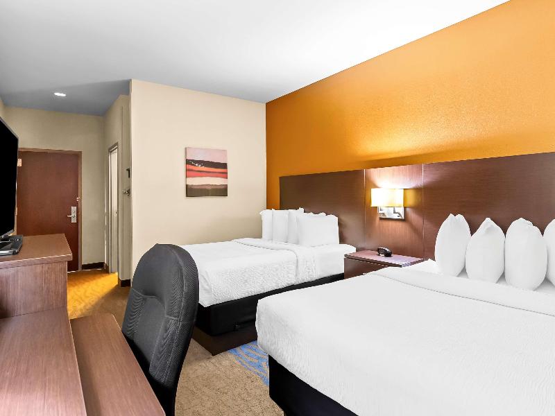 Bw St. Louis Airport North Hotel & Suites image