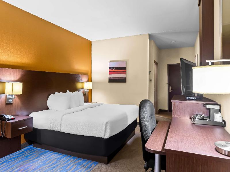 Bw St. Louis Airport North Hotel & Suites image